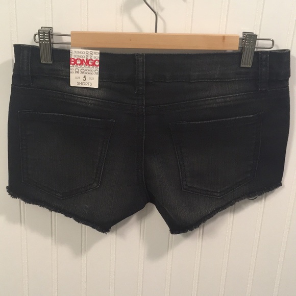 💝 10/$10 💝 NWT BONGO jean shorts Zipper front Rhinestones Black Size 5 - Picture 2 of 8
